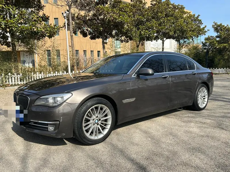 BMW 7-Series, 2013