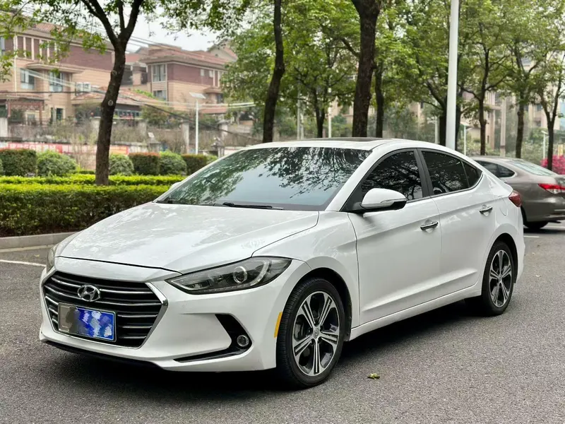 Hyundai Elantra Lingdong 1.4T Dual Clutch Stylish · Version, 2018 — фото 1