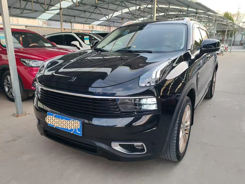 Lynk & Co 01 2.0T 2WD Version Pro Edition, 2017 — фото 1