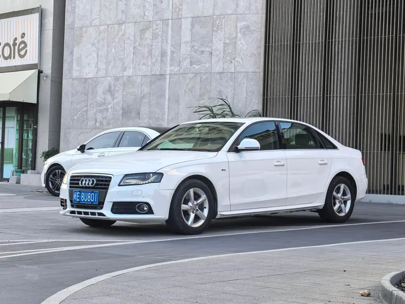 Audi A4L 2.0 TFSI Auto Standard Version, 2012 — фото 1