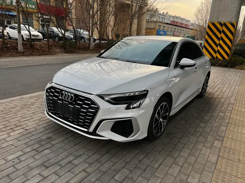 Audi A3 A3L Limousine 35 TFSI Elite Version, 2022 — фото 1