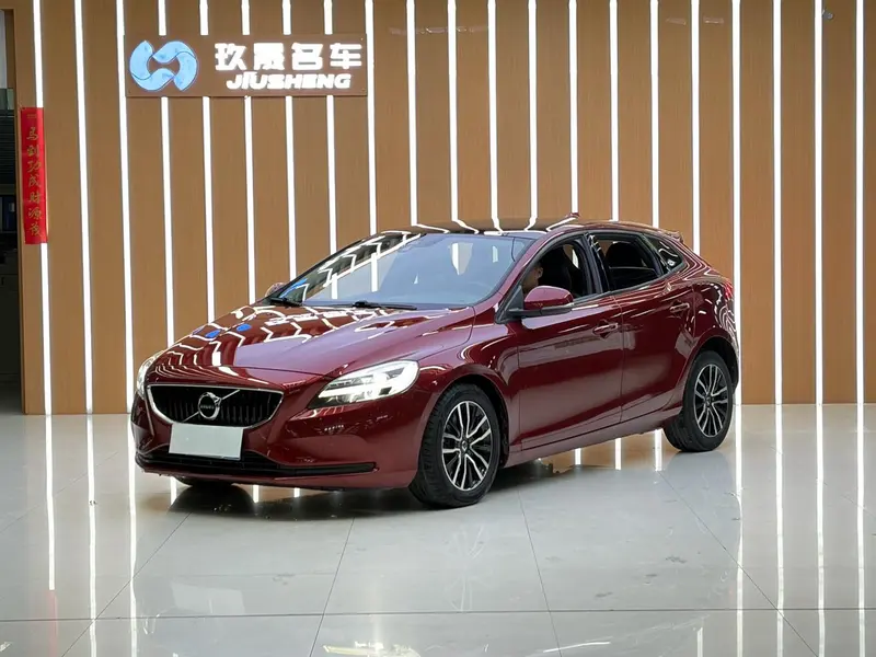 Volvo V40, 2017