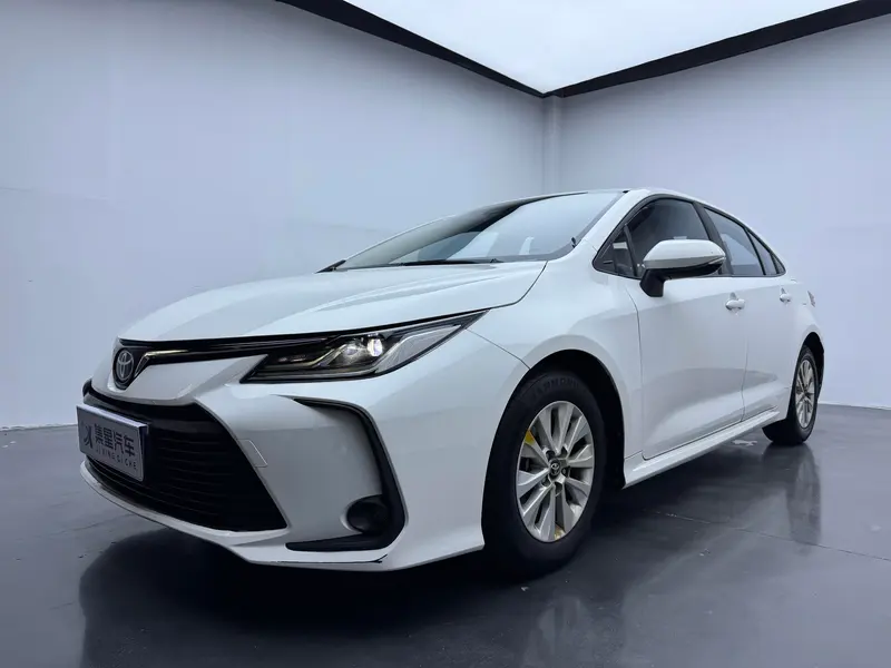 Toyota Corolla 1.5L CVT Edition, 2022 — фото 1