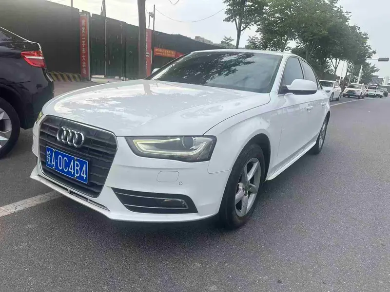 Audi A4L 35 TFSI Auto Standard Version, 2013 — фото 1