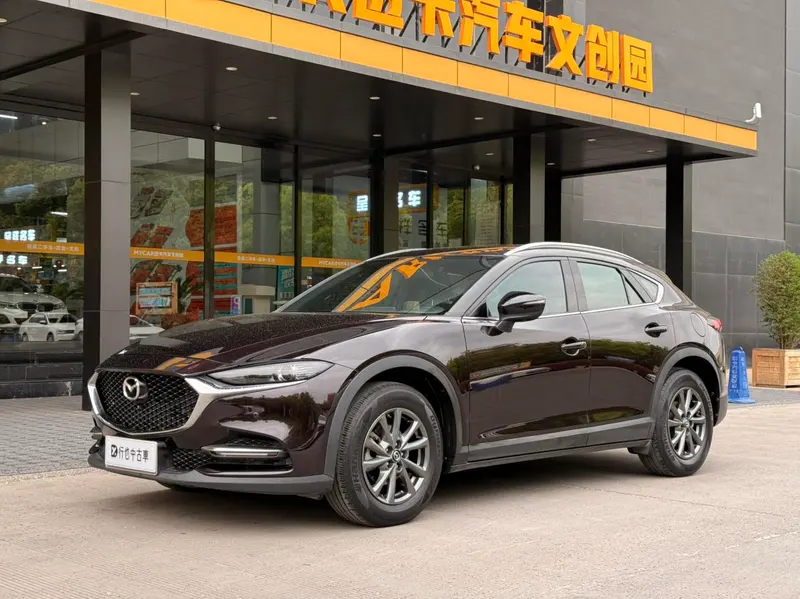 Mazda CX-4 2.0L 2WD Blue Leading Edition, 2020 — фото 1