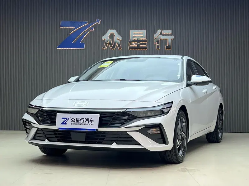 Hyundai Elantra, 2023