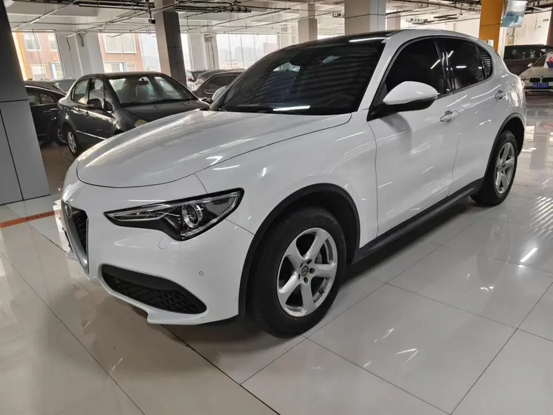 Alfa Romeo Stelvio, 2017