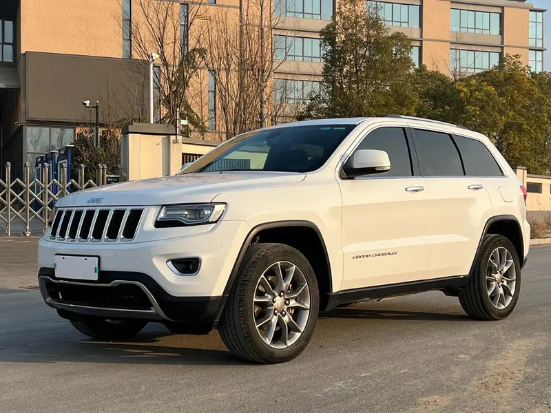 Jeep Grand Cherokee (Import), 2015