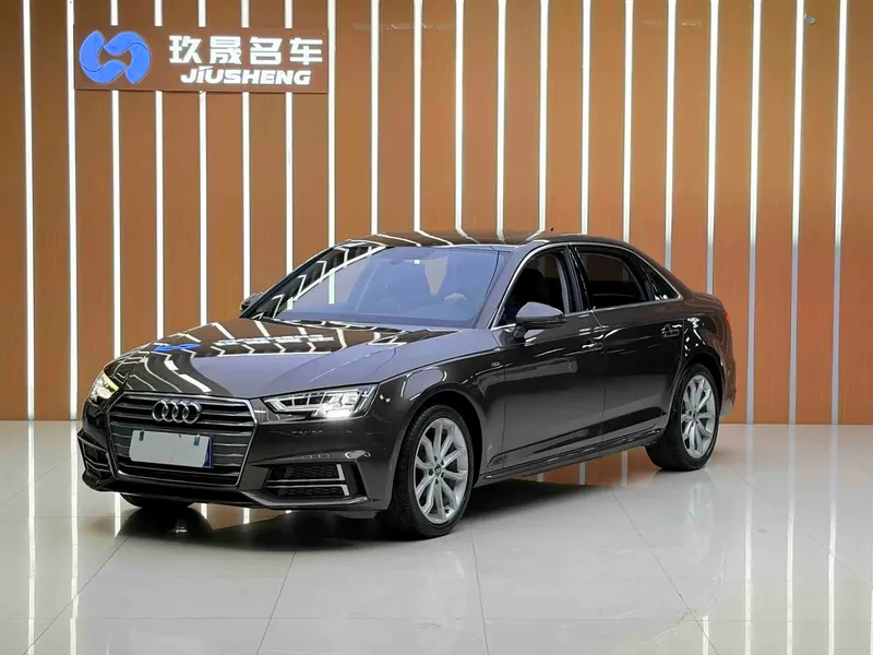 Audi A4L 30 Version 40 TFSI Fashion Version, 2018 — фото 1