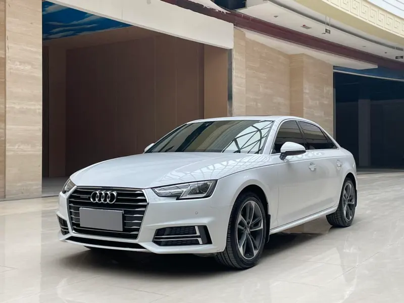 Audi A4L 40 TFSI Version CN6, 2019 — фото 1