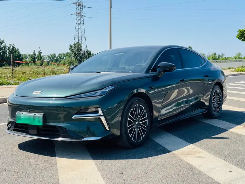 Galaxy Xingyao 8 PHEV 130km EM-i Premium Edition, 2025 — фото 1
