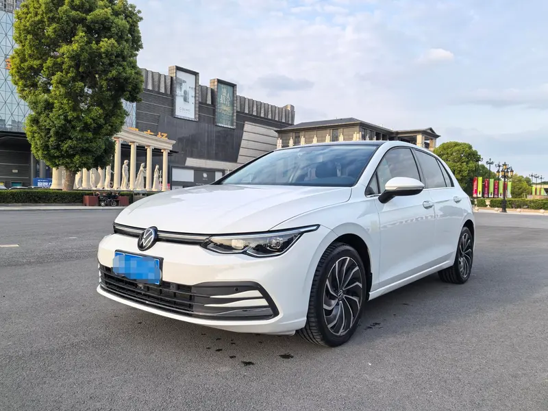 Volkswagen Golf, 2023