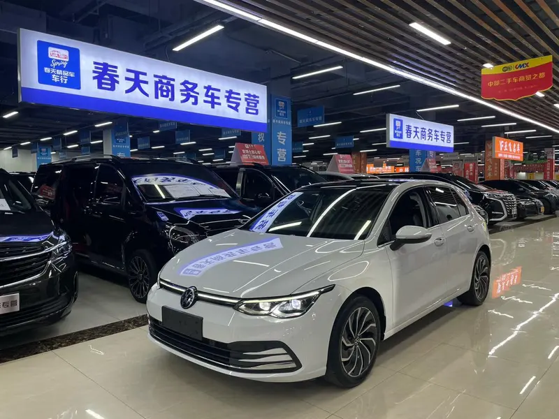 Volkswagen Golf, 2023