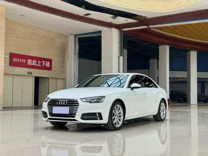 Audi A4L 30 Version 40 TFSI Fashion Version, 2018 — фото 1