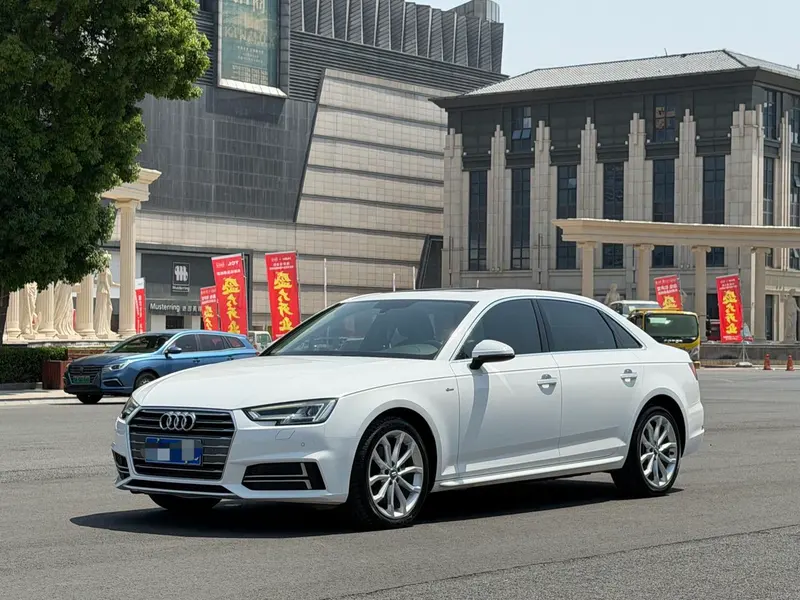 Audi A4L 30 Version 40 TFSI Fashion Version, 2018 — фото 1