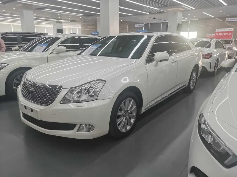 Toyota Crown 2.5L Royal Leather Sunroof Edition, 2010 — фото 1