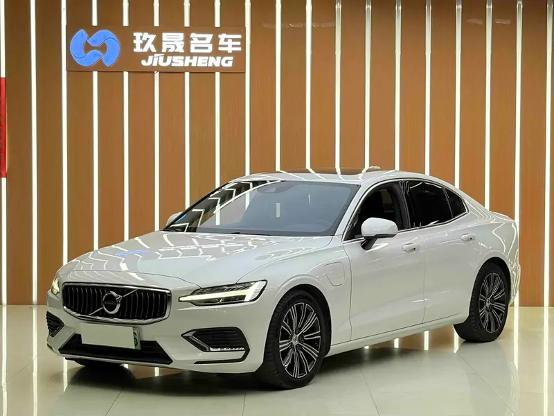 Volvo S60 PHEV, 2021