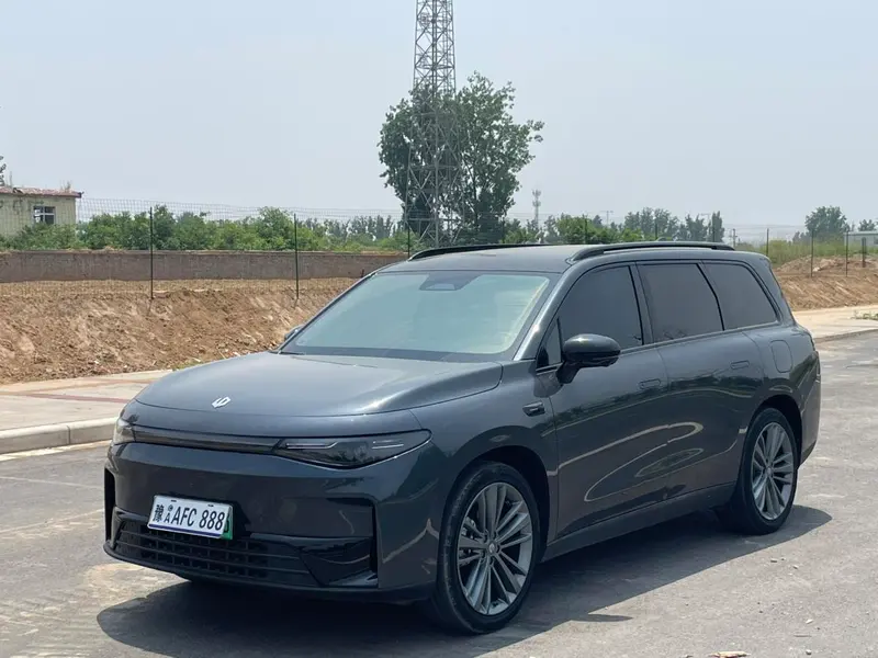 Leapmotor C16 EREV 200 Prestige Edition, 2024 — фото 1