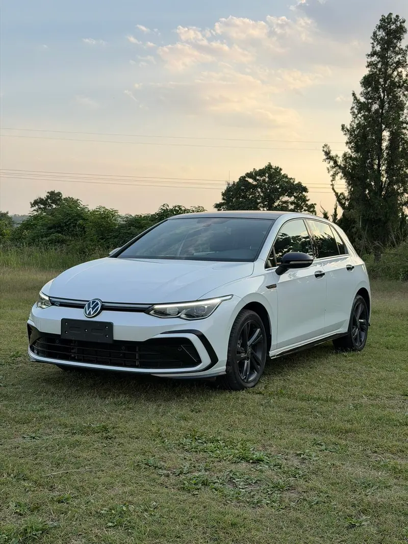 Volkswagen Golf, 2023