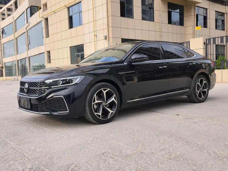 Volkswagen Passat 380TSI Luxury Edition, 2024 — фото 1