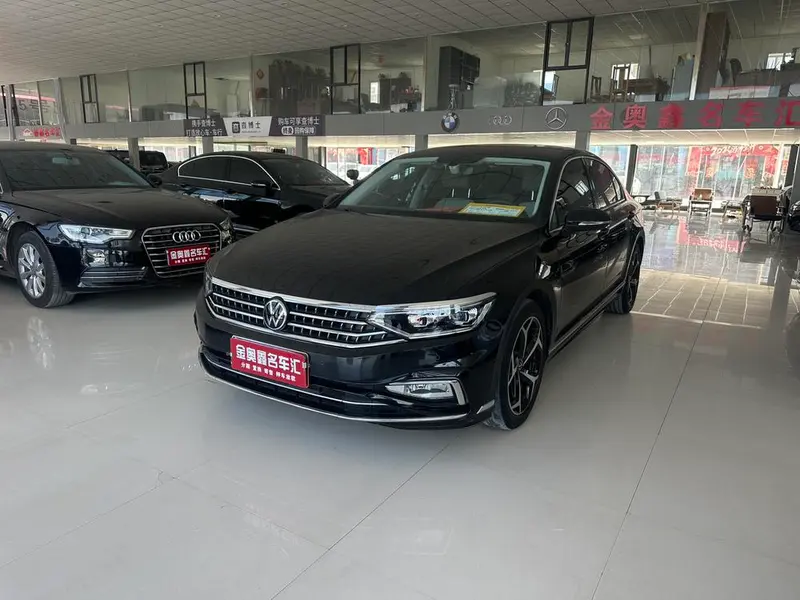Volkswagen Magotan 200 Anniversary Edition 330TSI DSG Leading Version, 2023 — фото 1