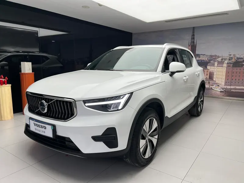 Volvo XC40, 2025