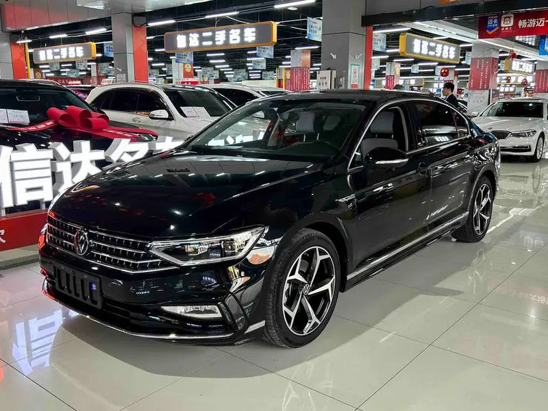 Volkswagen Magotan 200 Anniversary Edition 330TSI DSG Luxury Version, 2023 — фото 1