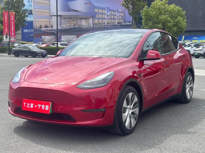 Tesla Model Y, 2021
