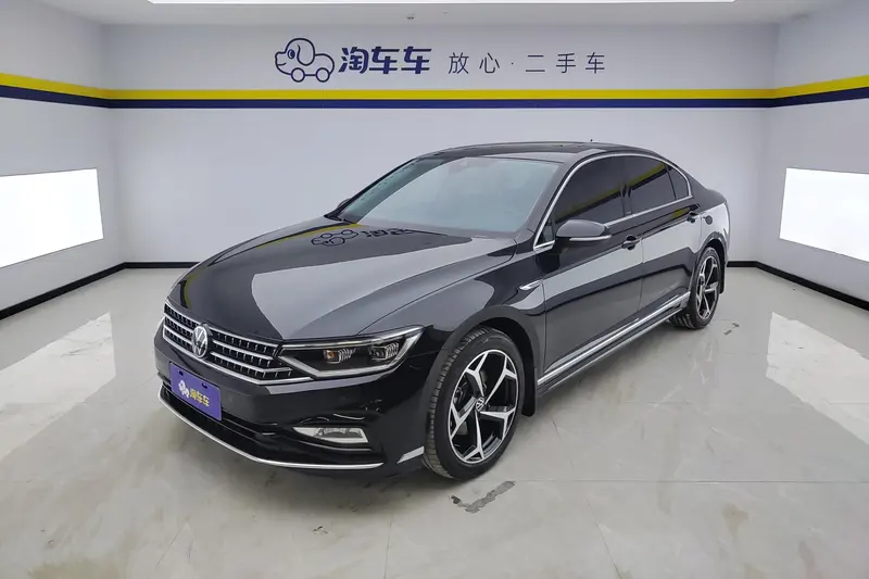 Volkswagen Magotan 200 Anniversary Edition 330TSI DSG Luxury Version, 2023 — фото 1