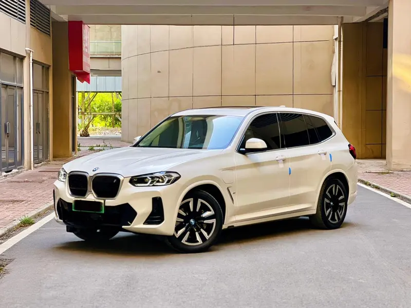BMW iX3, 2023