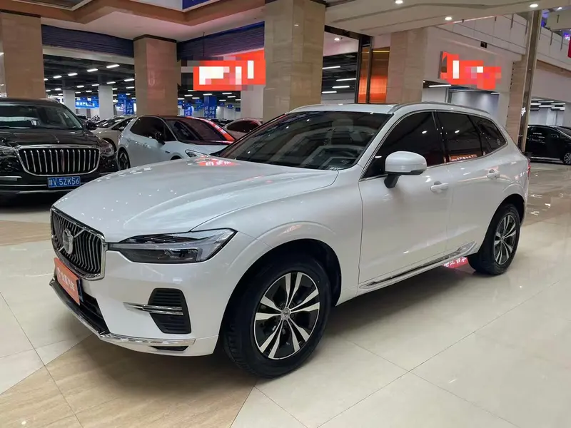 Volvo XC60 B5 4WD Luxury Edition, 2022 — фото 1