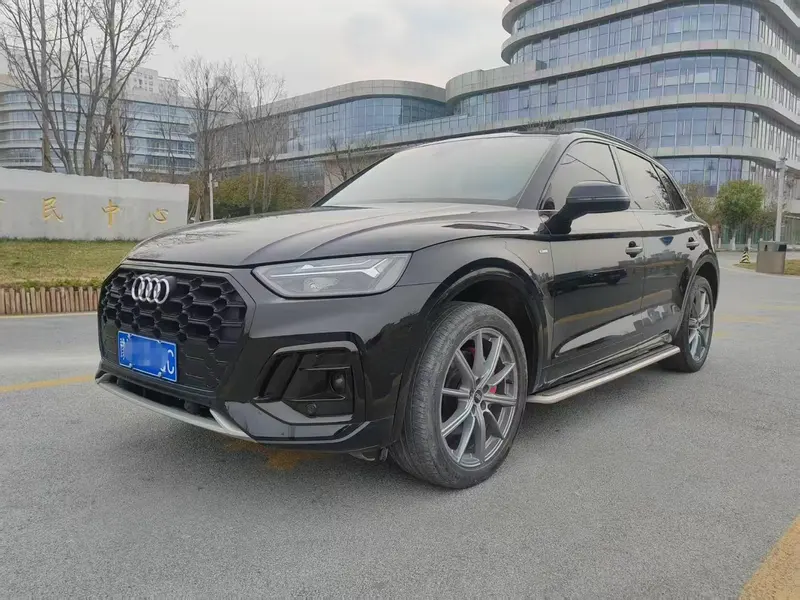 Audi Q5L, 2022