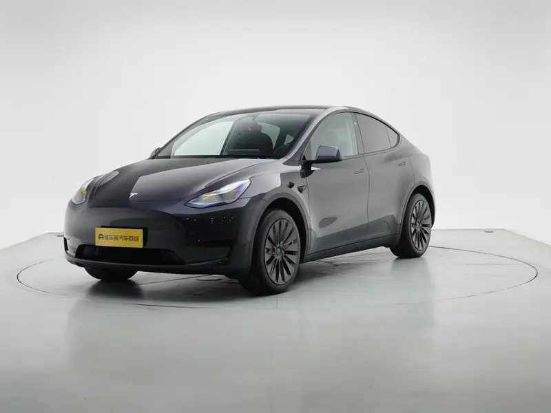 Tesla Model Y, 2024