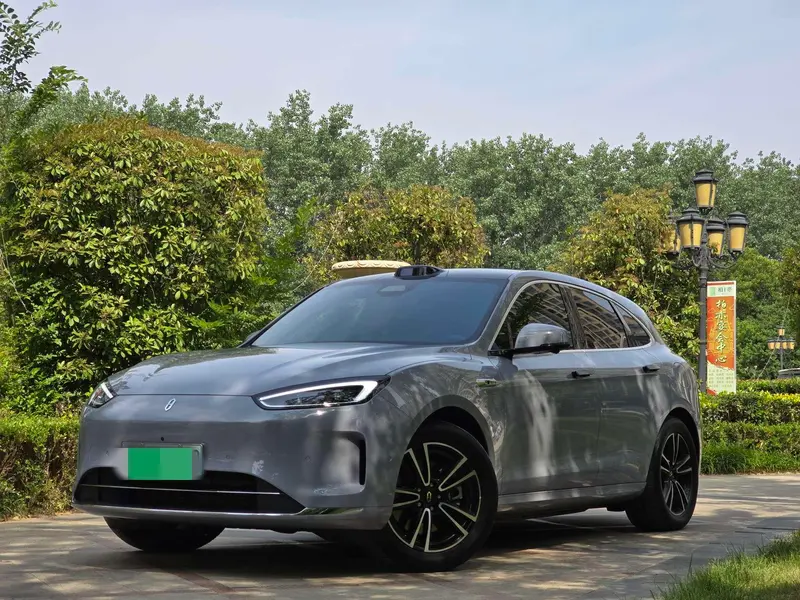 AITO M5, 2025