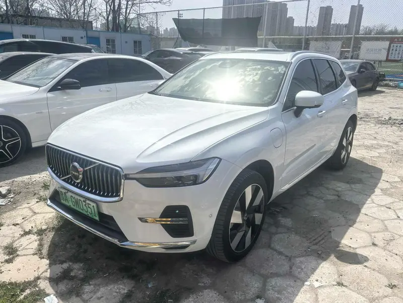 Volvo XC60 PHEV, 2024