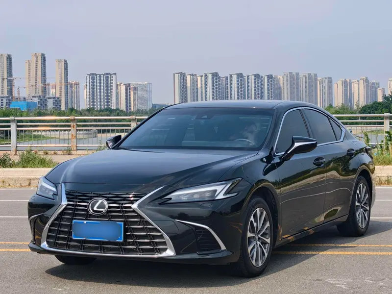 Lexus ES 200 Refined Edition, 2025 — фото 1