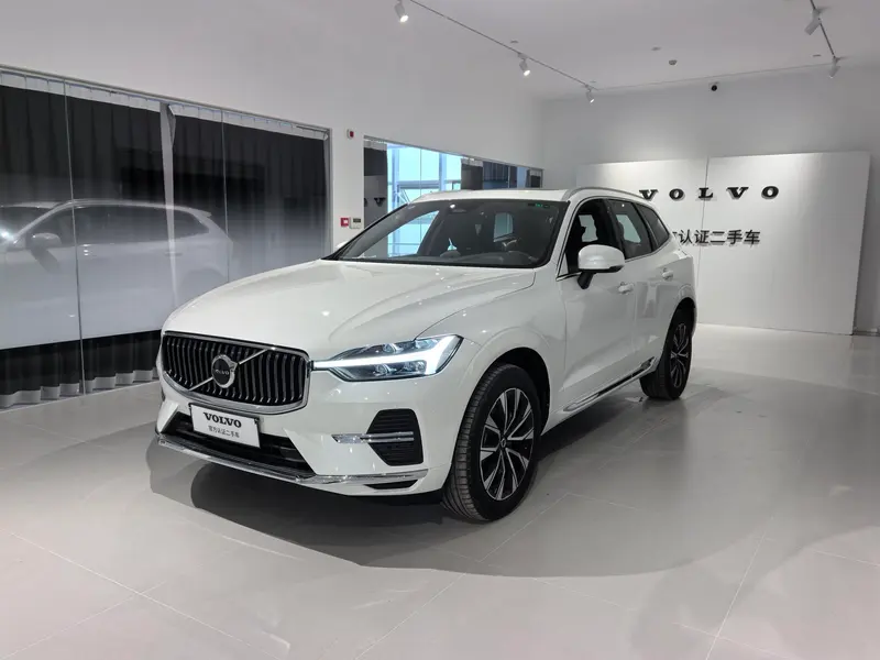 Volvo XC60 B5 4WD Luxury Edition, 2024 — фото 1