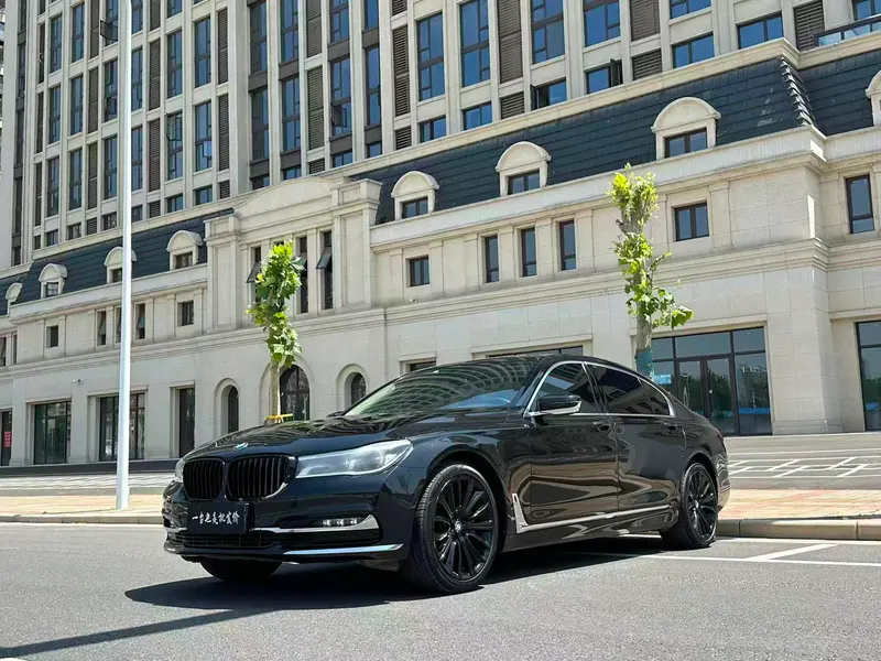BMW 7-Series 740Li Leading Version, 2018 — фото 1
