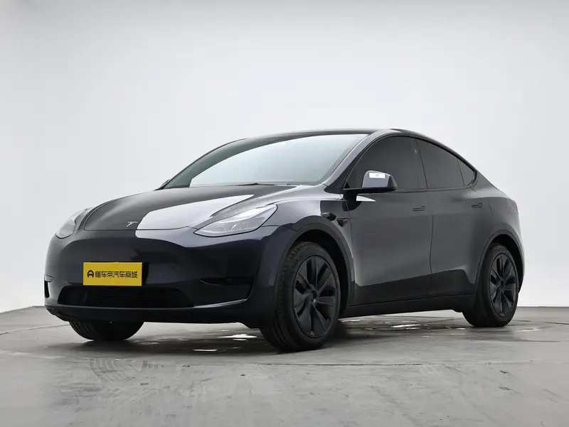 Tesla Model Y, 2024