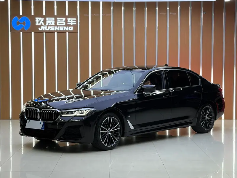 BMW 5-Series, 2022