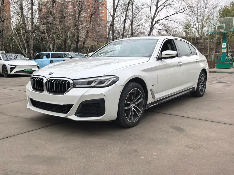 BMW 5-Series, 2022