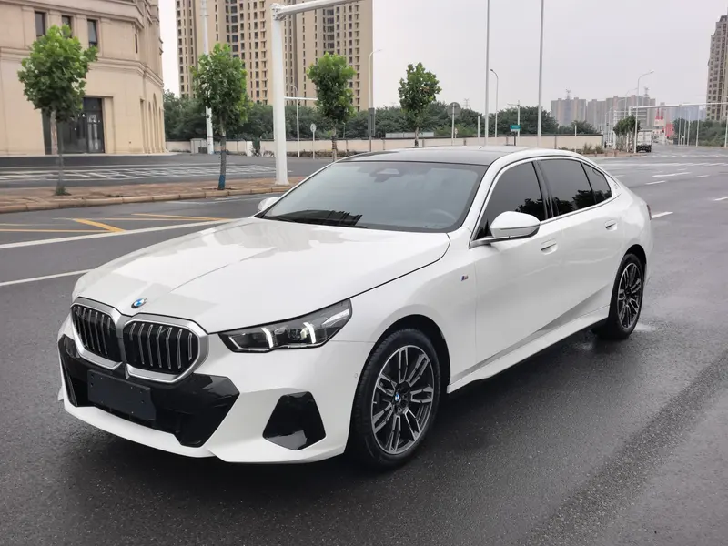 BMW 5-Series, 2024