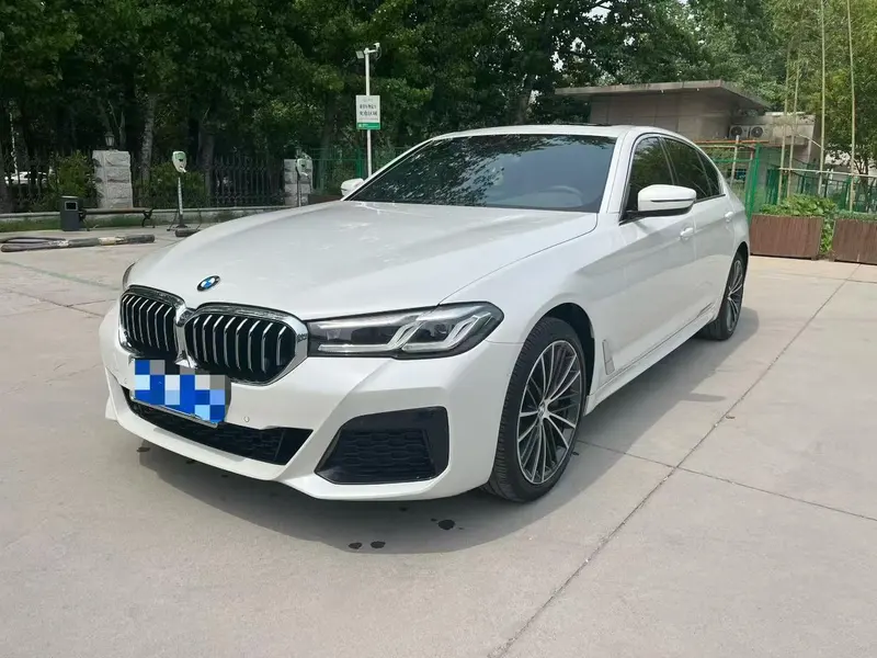 BMW 5-Series, 2022