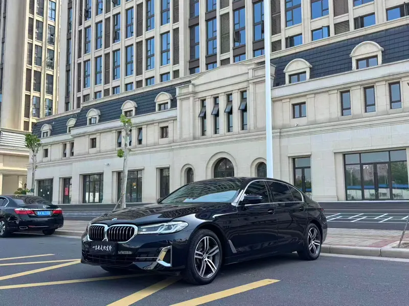 BMW 5-Series, 2022