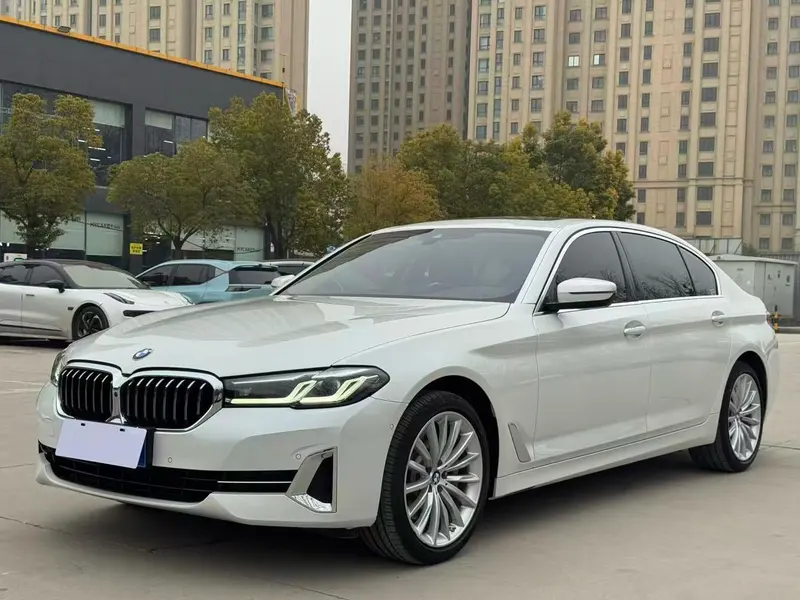 BMW 5-Series, 2022