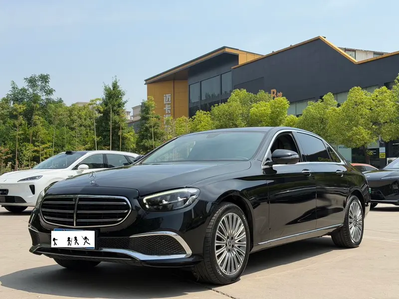Mercedes-Benz E-Class E 300 L Luxury Version, 2023 — фото 1