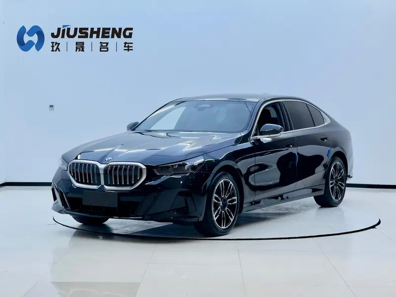 BMW 5-Series, 2025