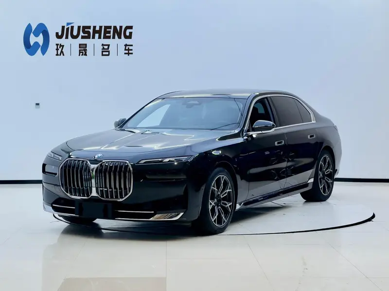 BMW 7-Series 735Li Luxury, 2023 — фото 1