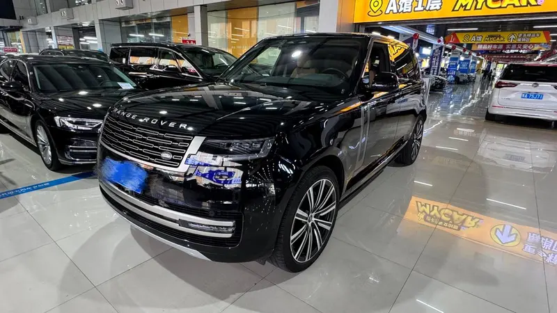 Land Rover Range Rover 3.0 L6 400PS 7-Seater Extended Edition, 2023 — фото 1