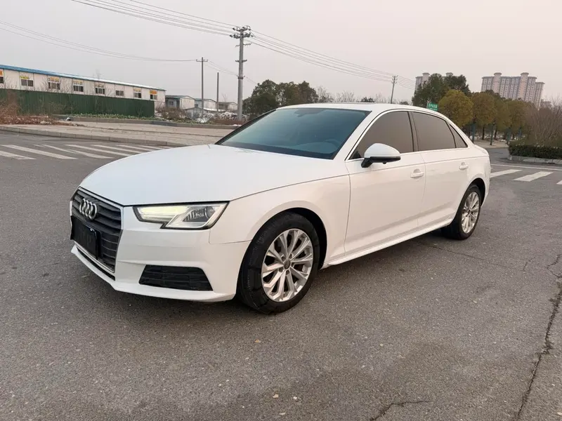 Audi A4L 40 TFSI Fashion Version, 2017 — фото 1